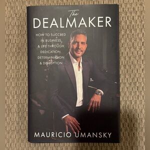 The Dealmaker Book by Mauricio Umansky
